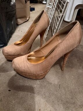 Women’s Nude Platform High Heel Pumps
